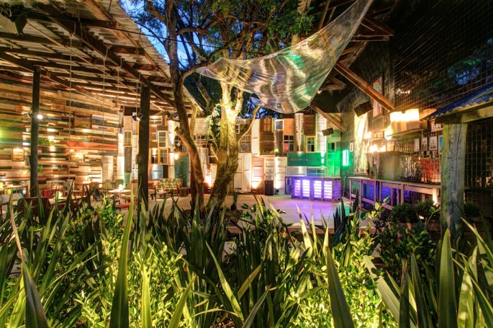 bar1-bar2-by-tellini-vontobel-arquitetura-atlantida-brazil-03