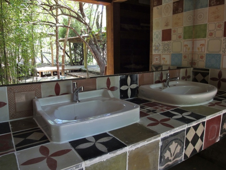 bar1-bar2-by-tellini-vontobel-arquitetura-atlantida-brazil-12