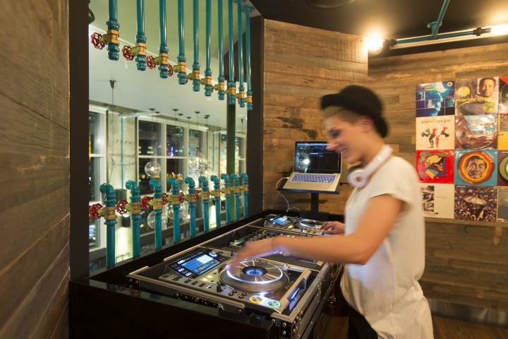 bluetrain-restaurant-by-studio-equator-melbourne-australia-21