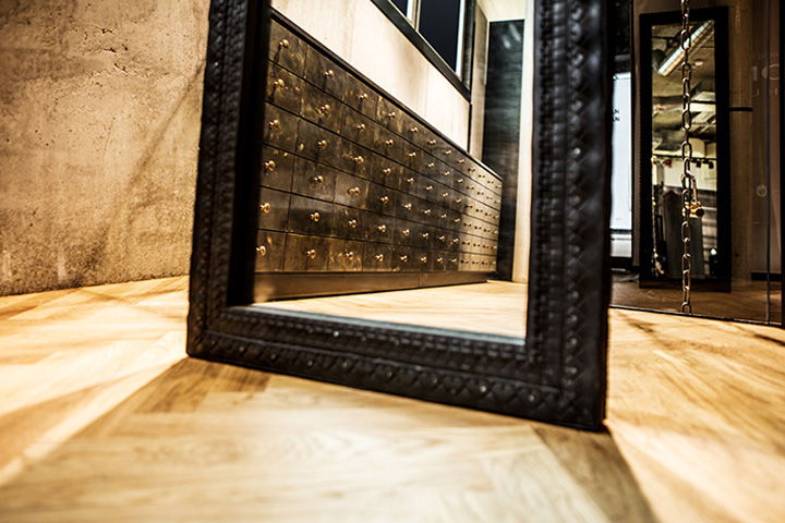 delicate-footgear-shoe-store-by-bespoke-munich-germany-08