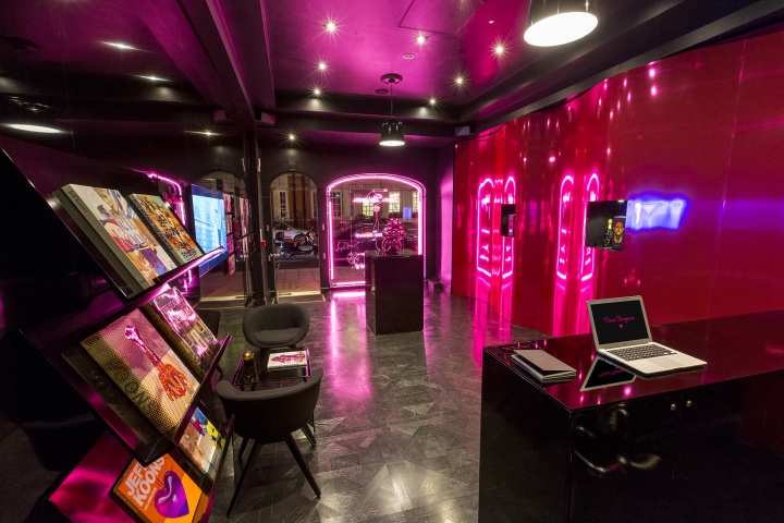 dom-perignon-pop-up-boutique-by-hotel-creative-london-uk-03