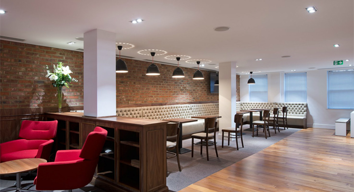 konami-office-by-area-sq-windsor-uk-01