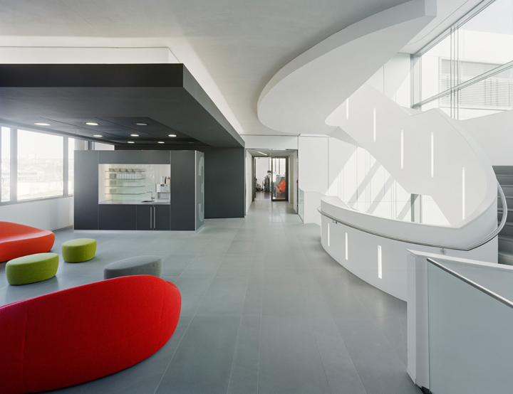 s-oliver-headquarters-by-ksp-jurgen-engel-architekten-rottendorf-germany-02