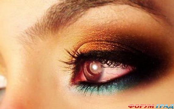 black-water-snake-eye-makeup-style-04