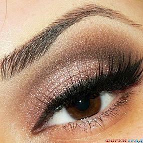 black-water-snake-eye-makeup-style-13