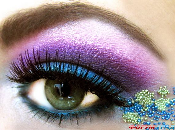 black-water-snake-eye-makeup-style-21