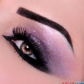 black-water-snake-eye-makeup-style-26