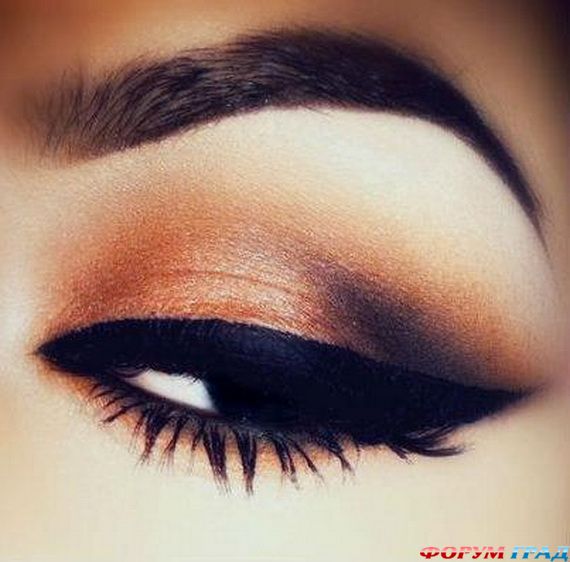 black-water-snake-eye-makeup-style-28