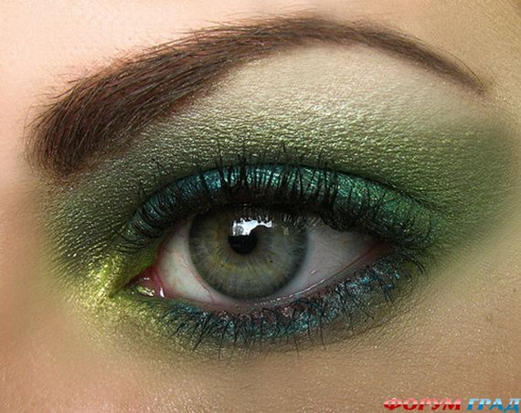 black-water-snake-eye-makeup-style-33