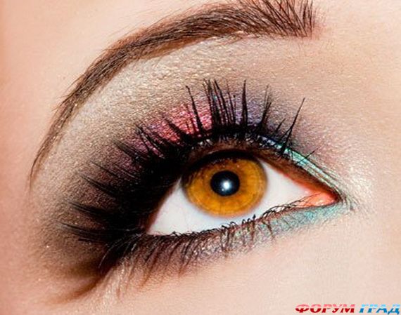 black-water-snake-eye-makeup-style-36