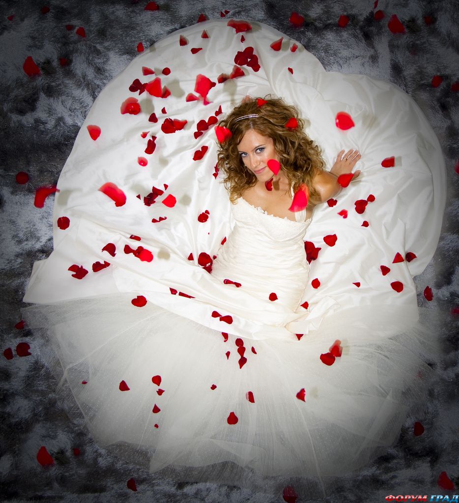 leto-wedding-rose-petals-01