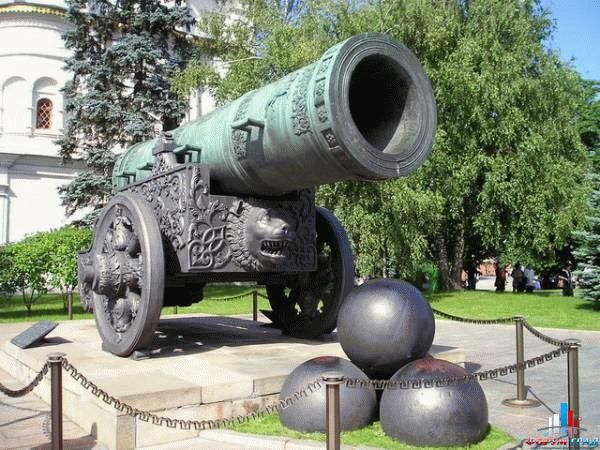 Сувенирное старинное оружие