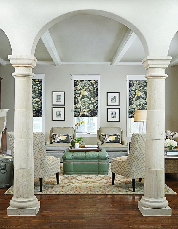 living-room-with-columns