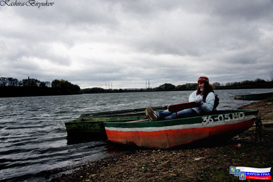 Девушка в лодке
