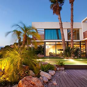picturesque-villa-in-sierra-dorada-01