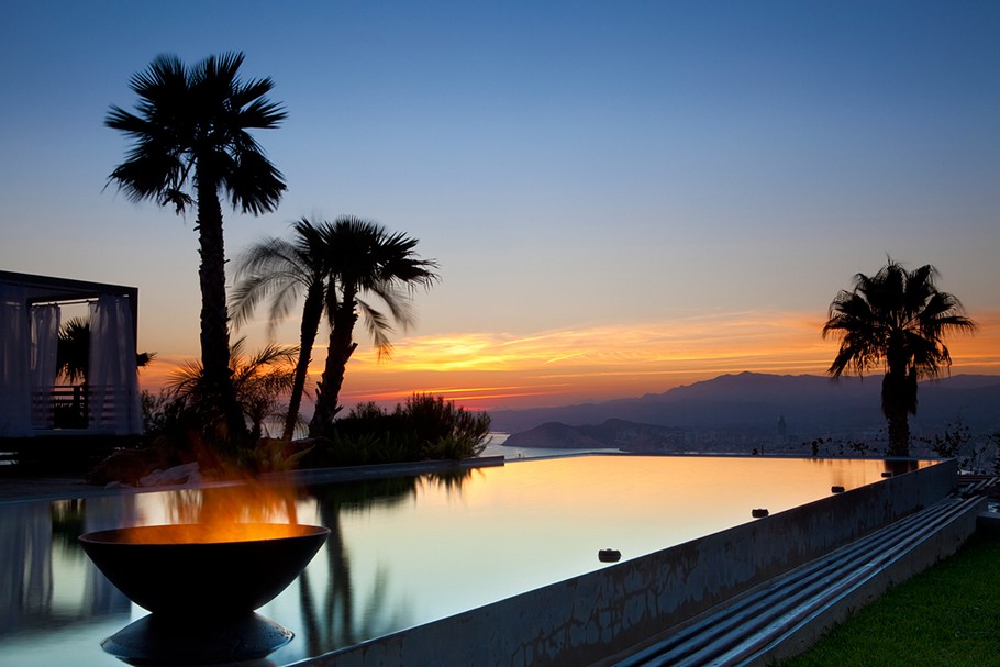 picturesque-villa-in-sierra-dorada-06