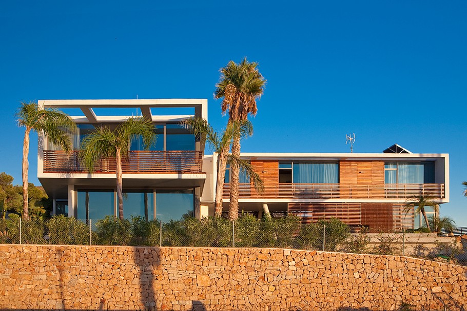 picturesque-villa-in-sierra-dorada-10