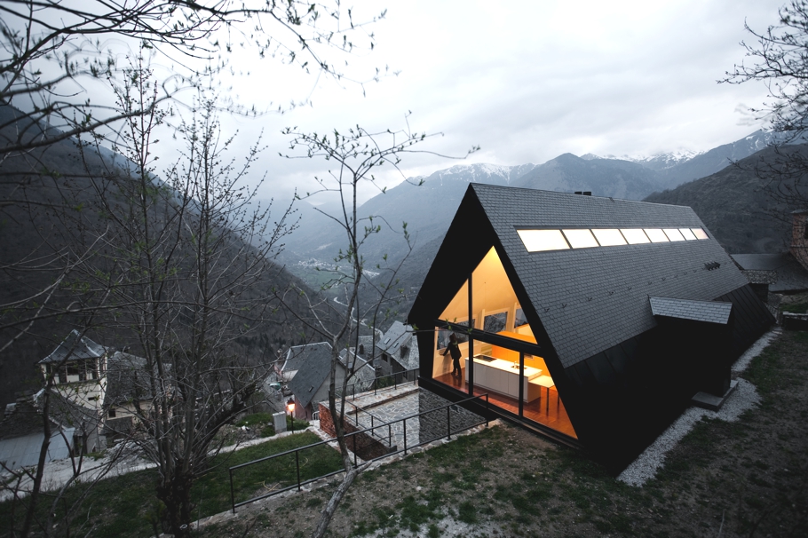 pyrenees-house-spain