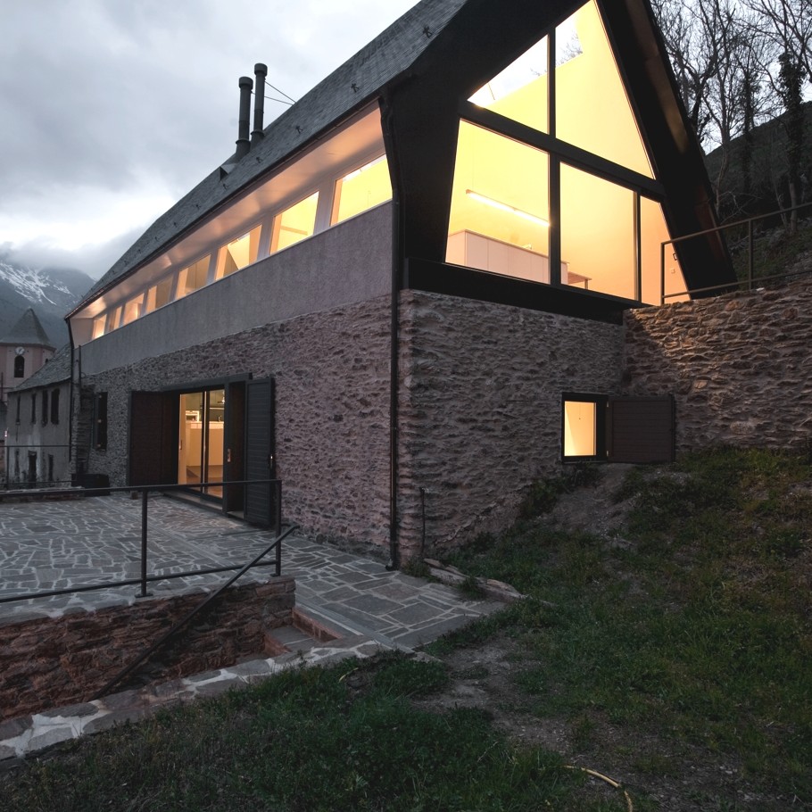 pyrenees-house-spain