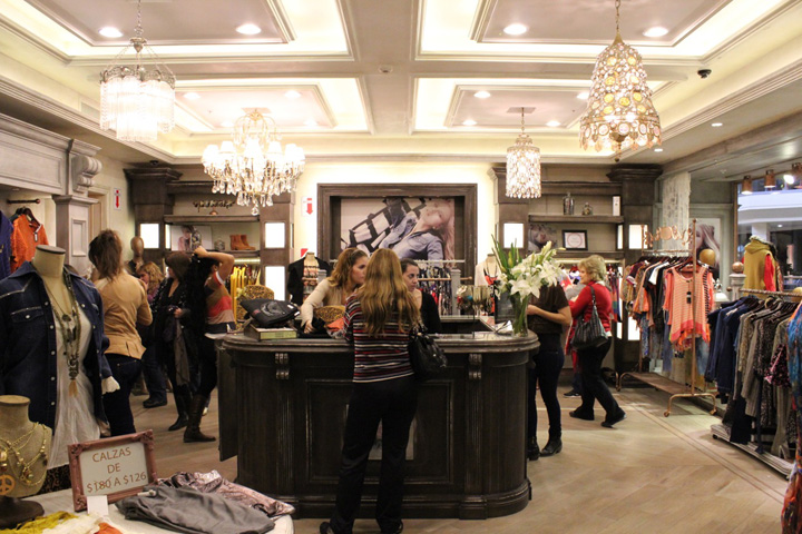 sweet-store-at-unicenter-shopping-by-the-wall-buenos-aires-argentina-01