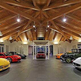 a-home-with-a-16-car-garage-005