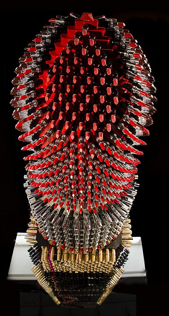 art-installation-giant-lisptick-06