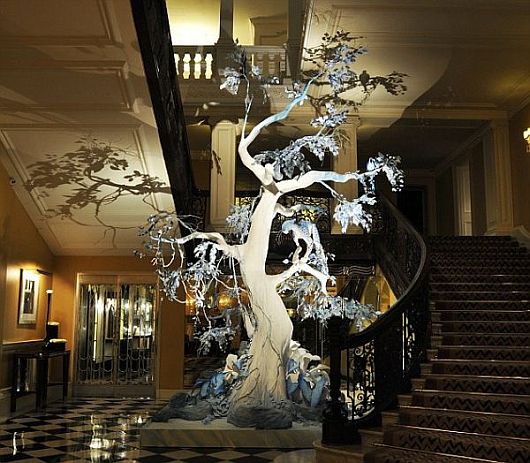brilliant-christmas-tree-by-christian-dior-002