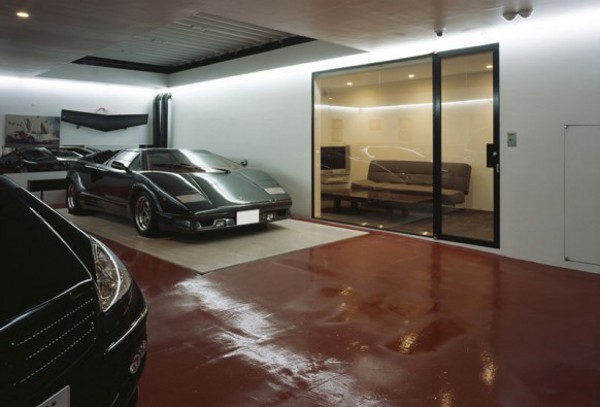 car-parked-inside-home-008