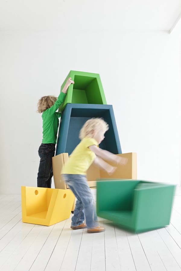 childhood-dream-the-stacking-throne-001