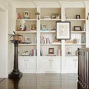 decorate-a-bookshelf-019