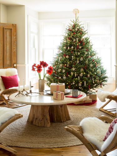 decorated-christmas-tree-02