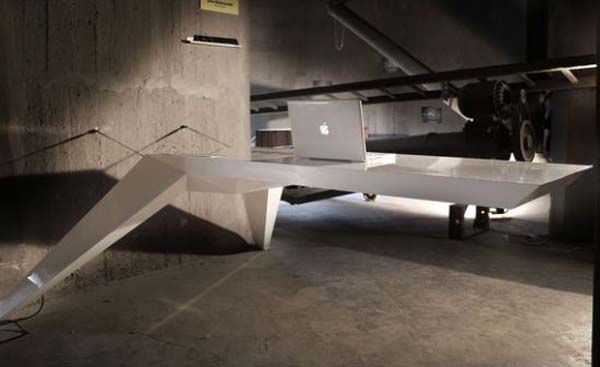 desk-ela-001