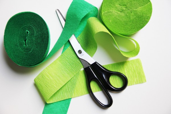 diy-green-shamrock-garland-07