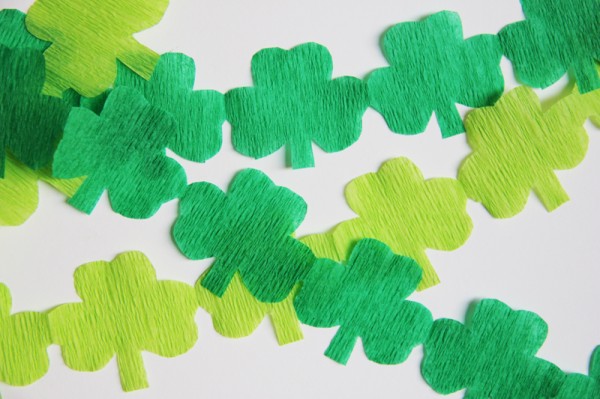 diy-green-shamrock-garland-08