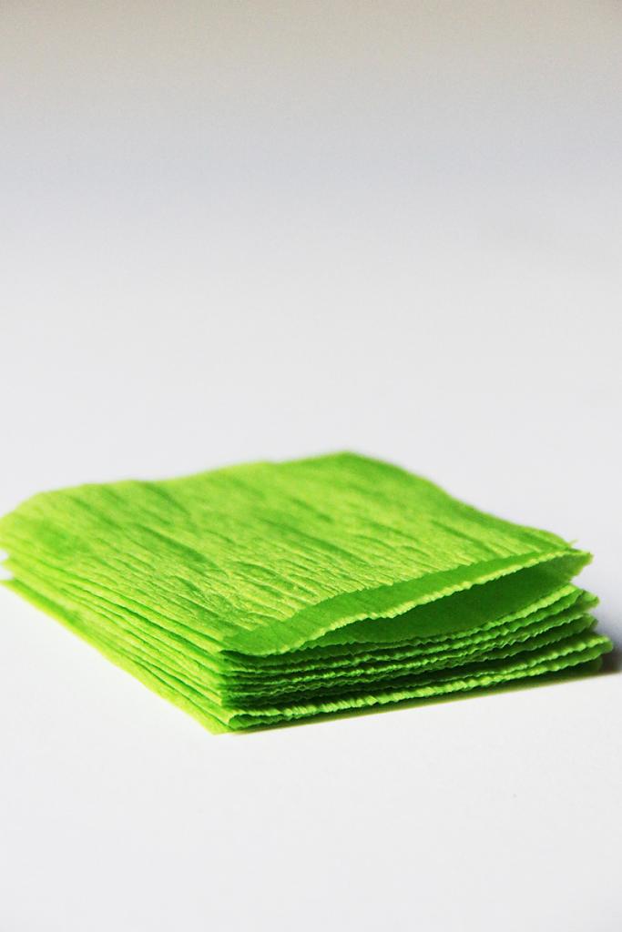 diy-green-shamrock-garland-11