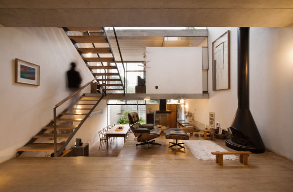 eye-catching interiors featuring the iconic eames lounge chair-02
