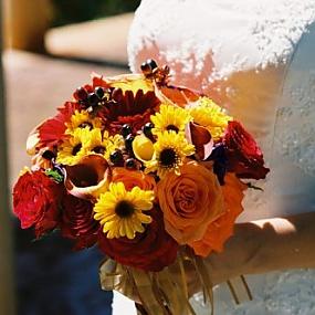 fall-wedding-bouquets-00-25