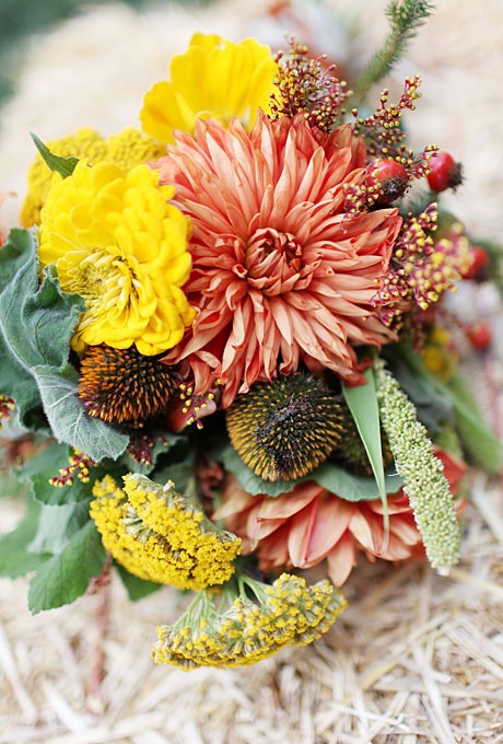 fall-wedding-bouquets-18