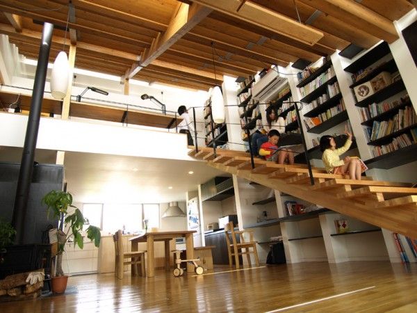 family-home-stairs-house-001