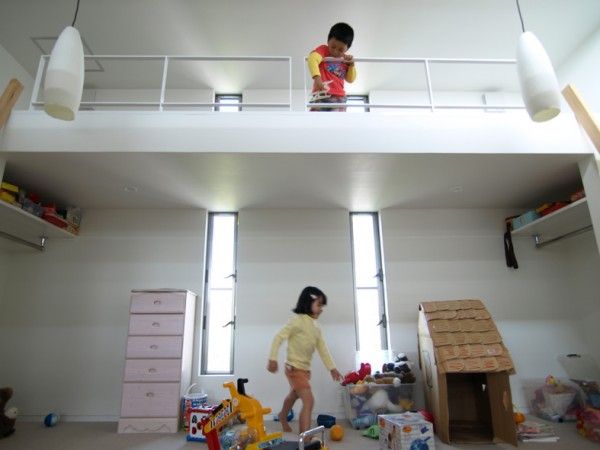 family-home-stairs-house-003