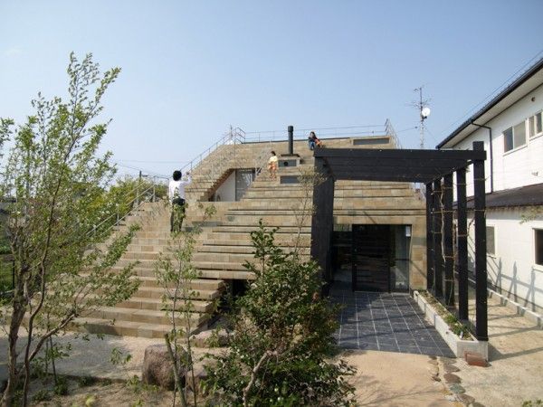 family-home-stairs-house-005