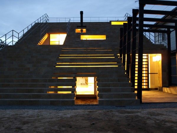 family-home-stairs-house-007