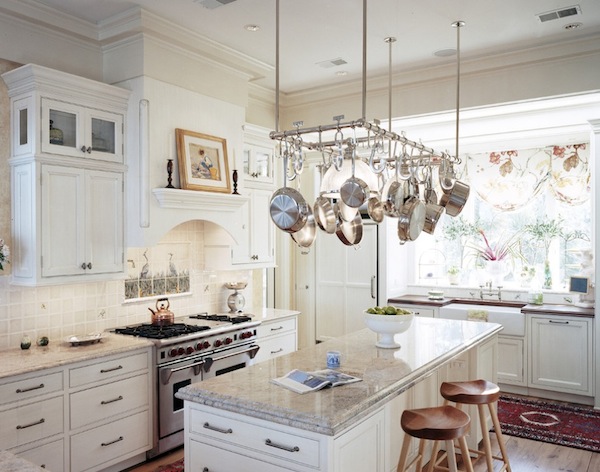 hanging-storage-in-kitchen-005