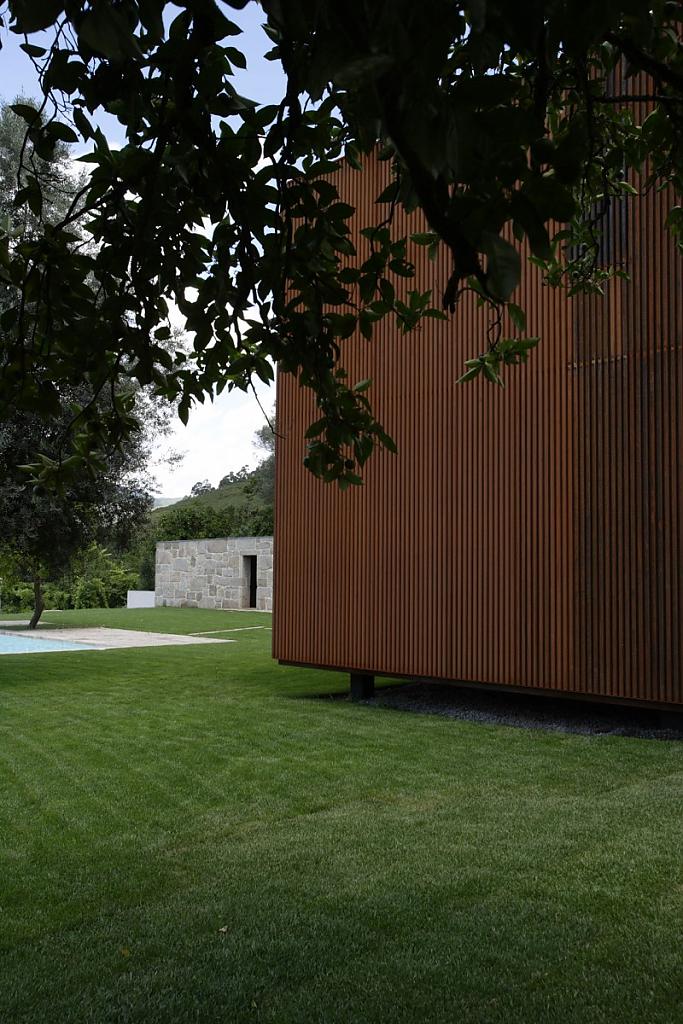 house-in-sequeiros-by-topos-atelier-de-arquitectura-05