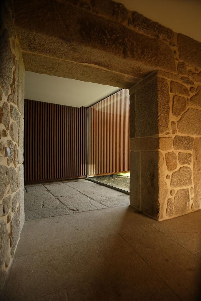 house-in-sequeiros-by-topos-atelier-de-arquitectura-08