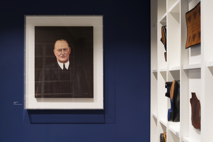 joseph-cheaney-flagship-store-012