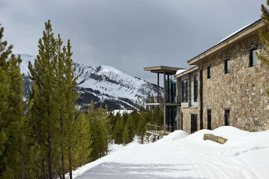 Каменная кладка фасада коттеджа Lower Foxtail Residence
