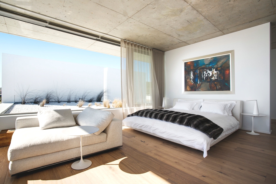 Спальная комната для гостей с видом на океан