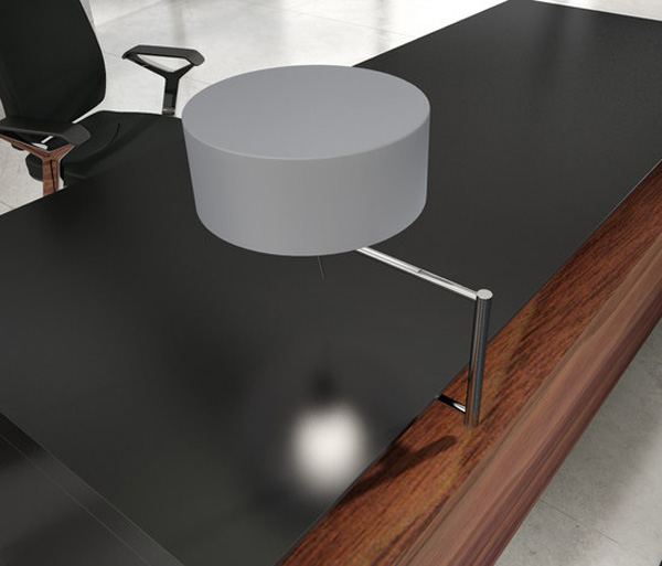 massive-executive-desk-005