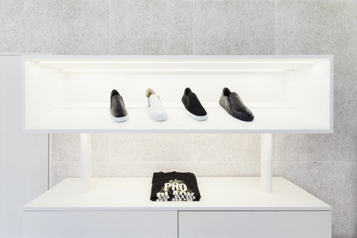 mr-hare-shoe-store-005